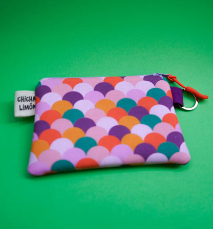 Monedero de escamas colores