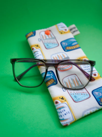 Funda de gafas latas pescao