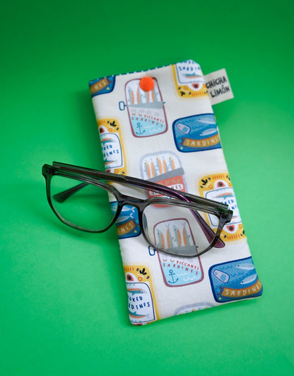 Funda de gafas latas pescao