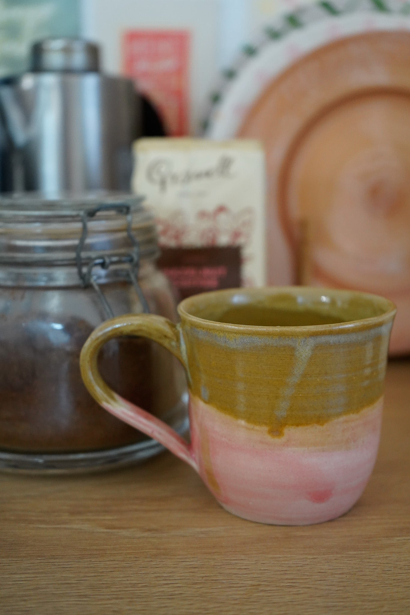 Taza cerámica artesana marrón y rosa