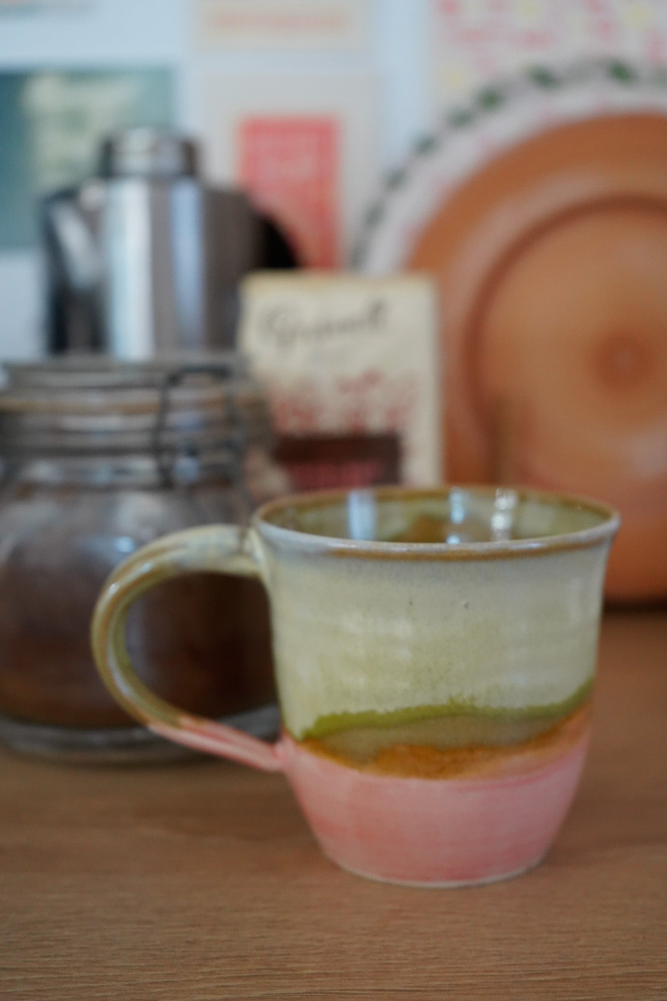 Taza cerámica artesana marrón y rosa