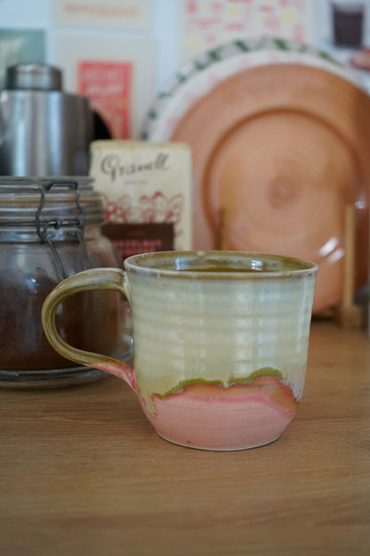 Taza cerámica artesana marrón y rosa