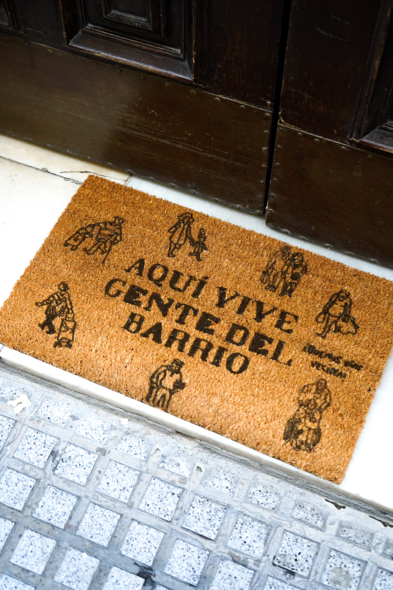 Felpudo Aquí vive gente del barrio