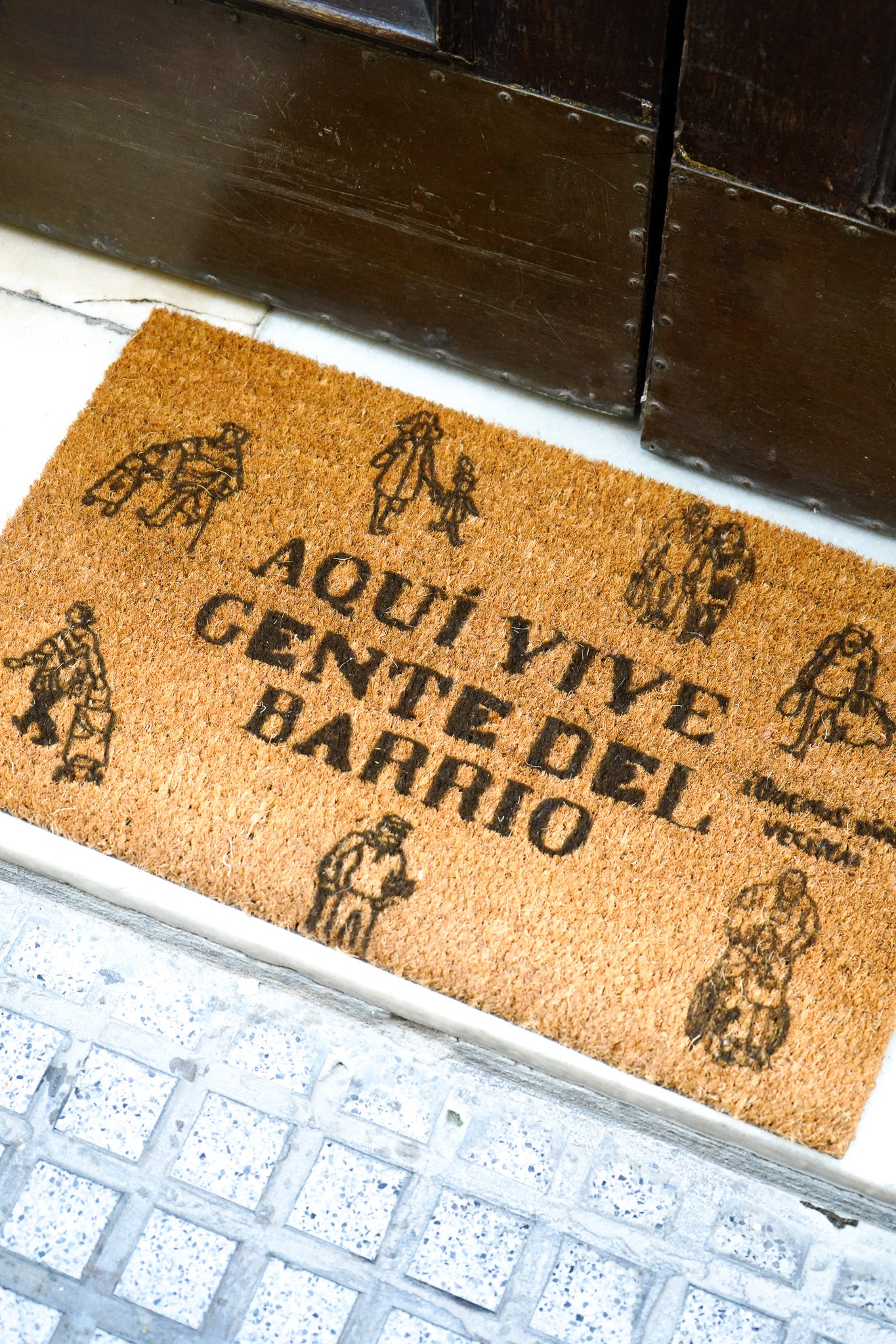 Felpudo Aquí vive gente del barrio