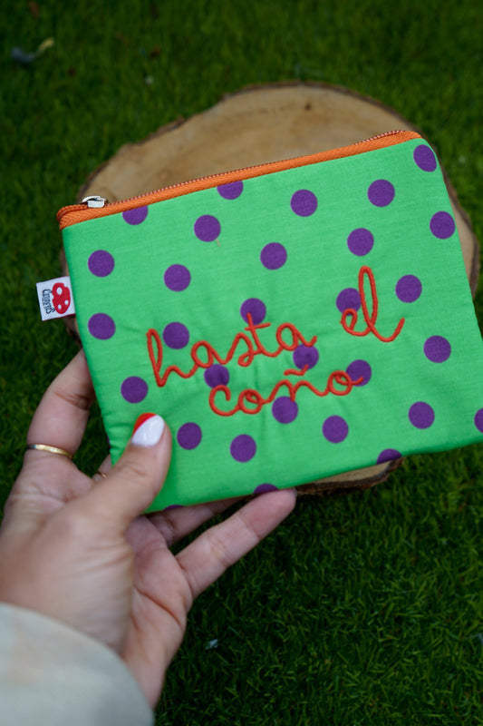 Verde lunares morados letra roja - Monedero - Hasta el coño