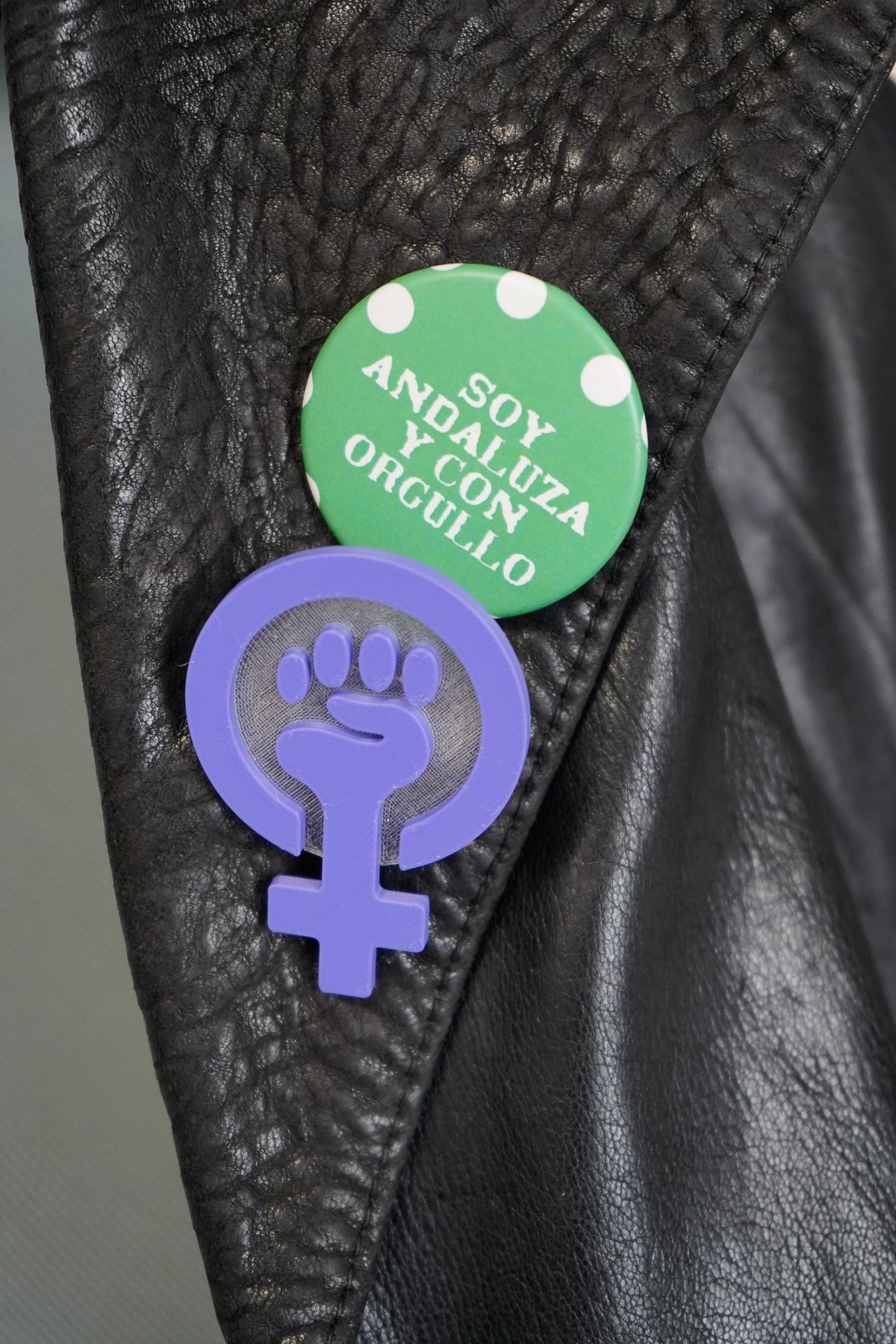 Broche 8M