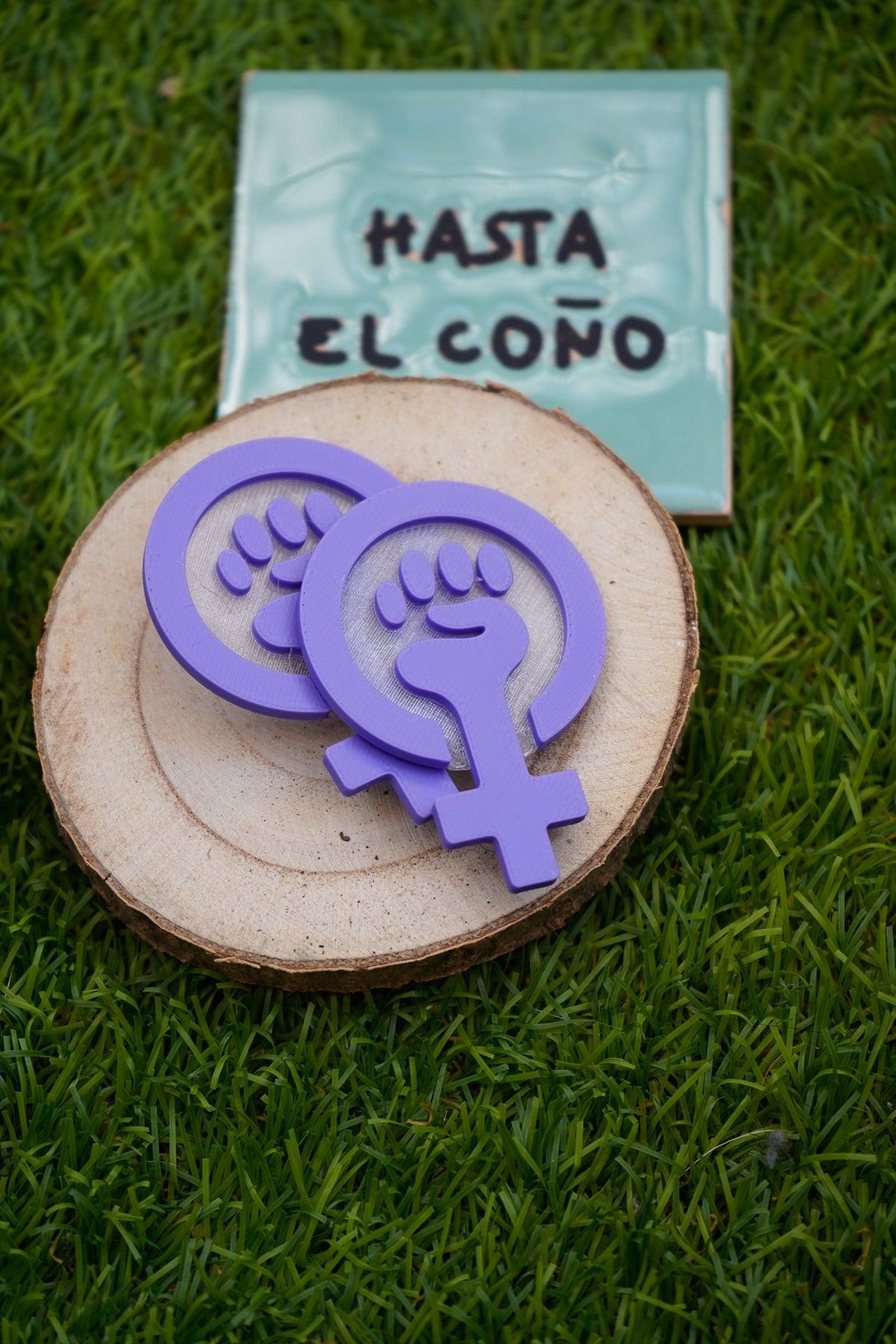 Broche 8M