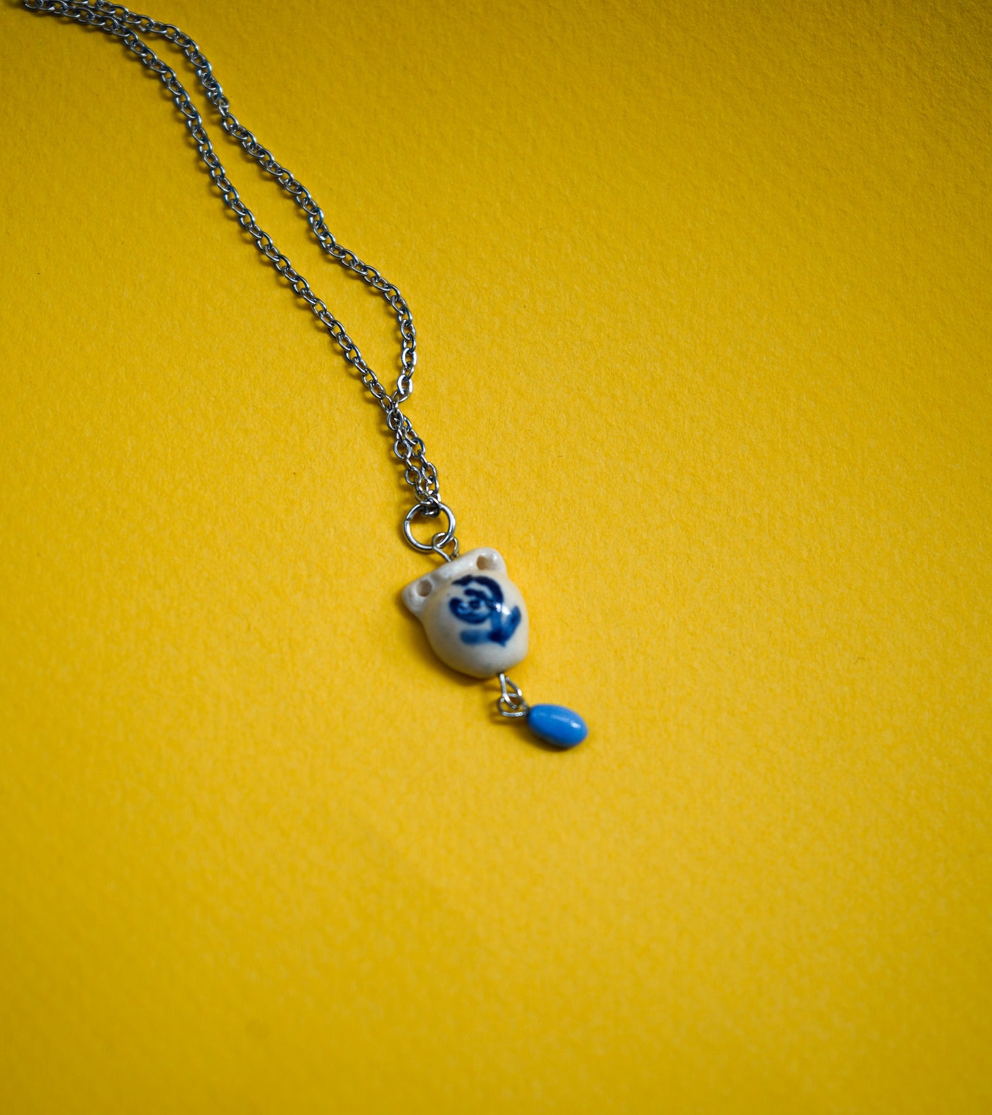 Collar jarrones con gota de colores