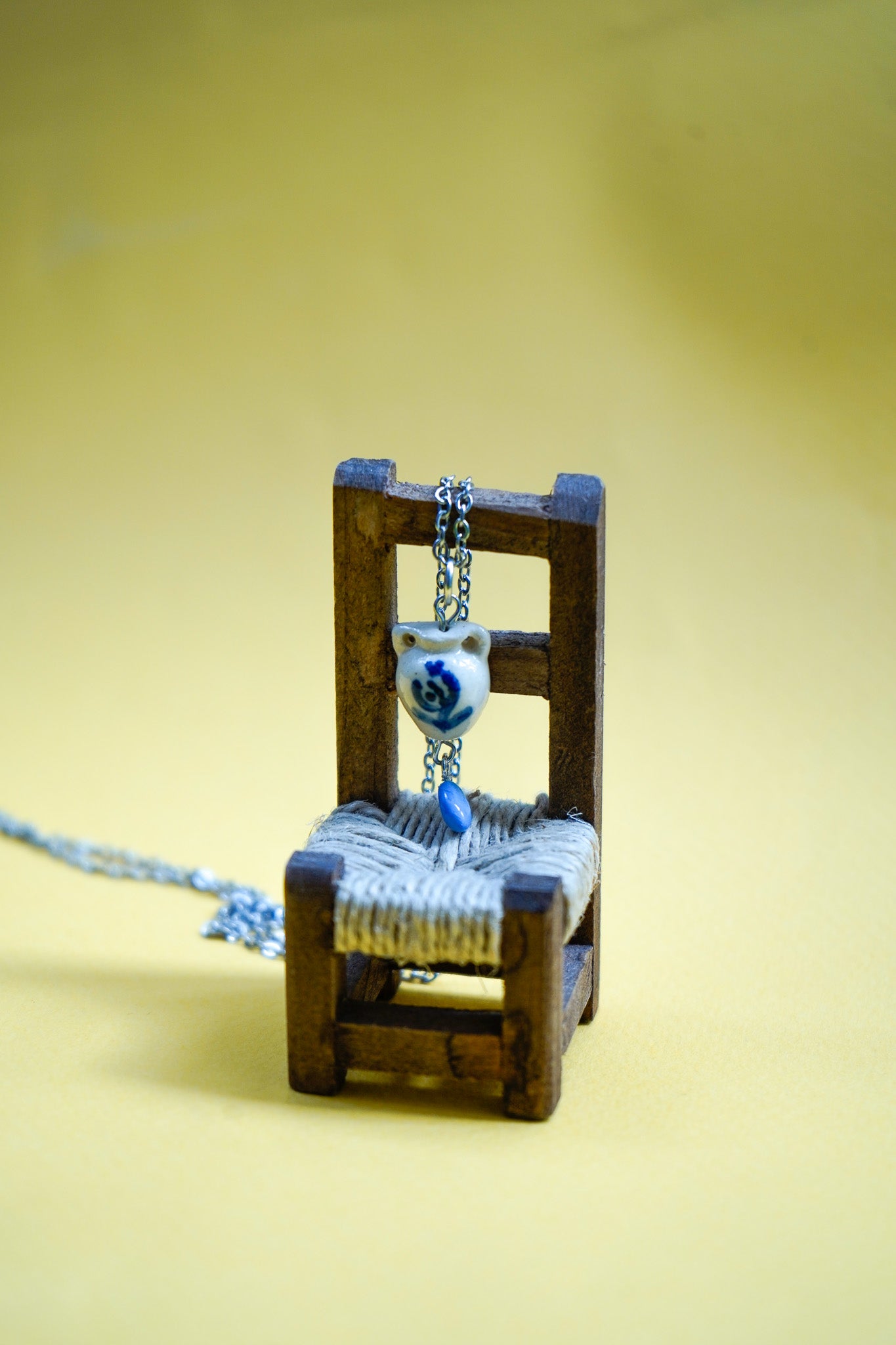 Collar jarrones con gota de colores