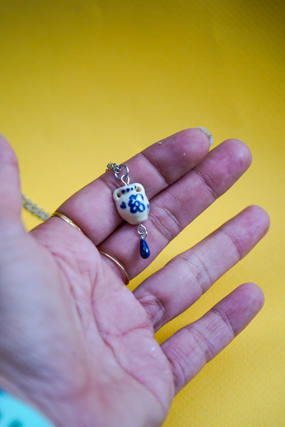 Collar jarrones con gota de colores