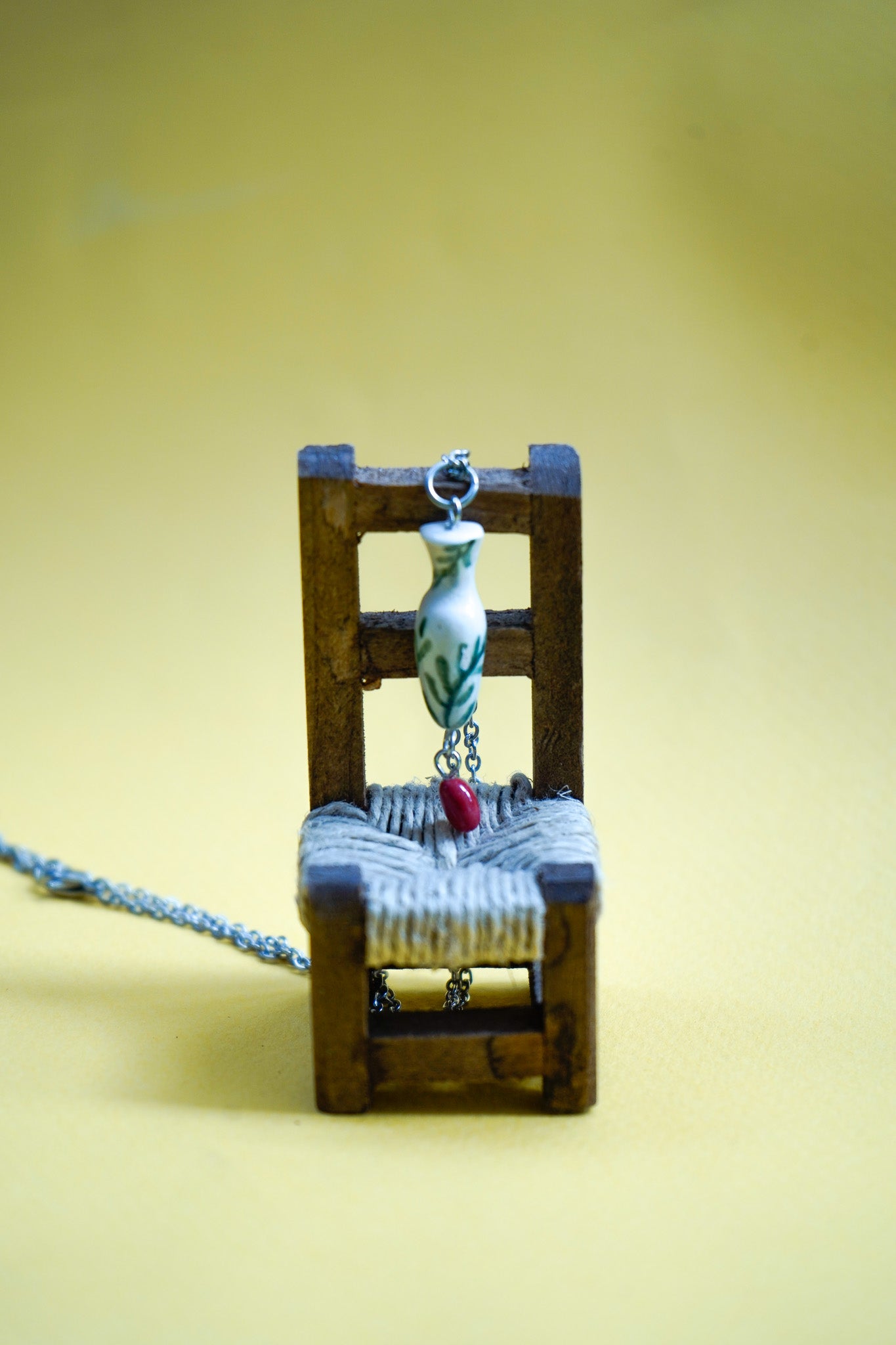 Collar jarrones con gota de colores