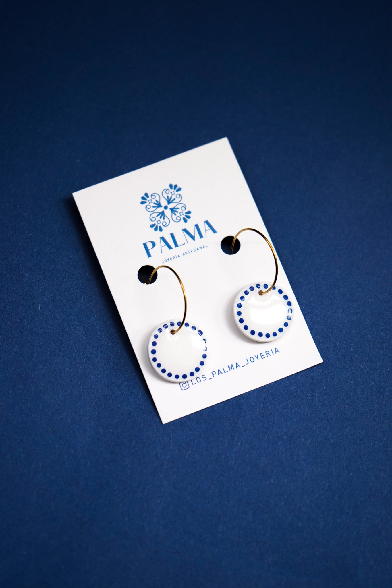 Pendientes redondos puntos pintado a mano