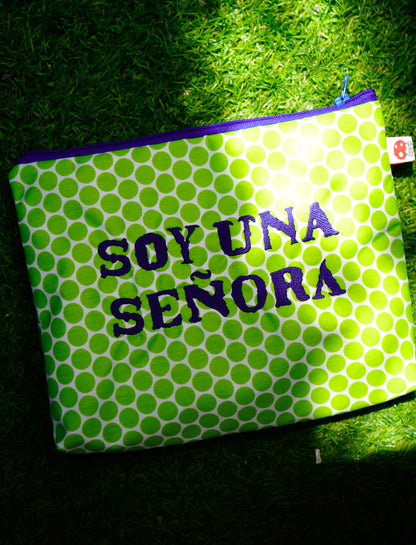 Lunares verdes letra azul oscuro - Soy una Señora - Neceser