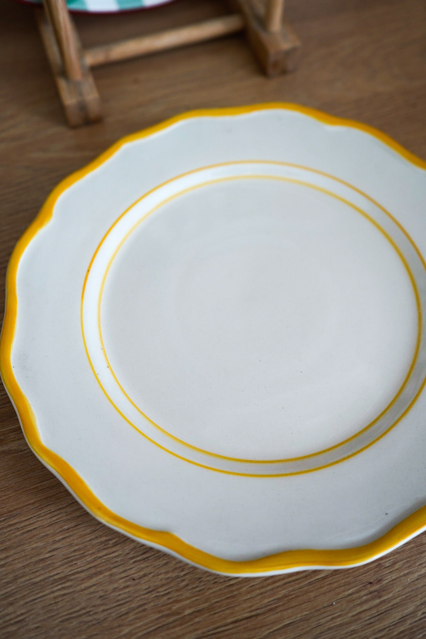 Plato ondas amarillas 22cm