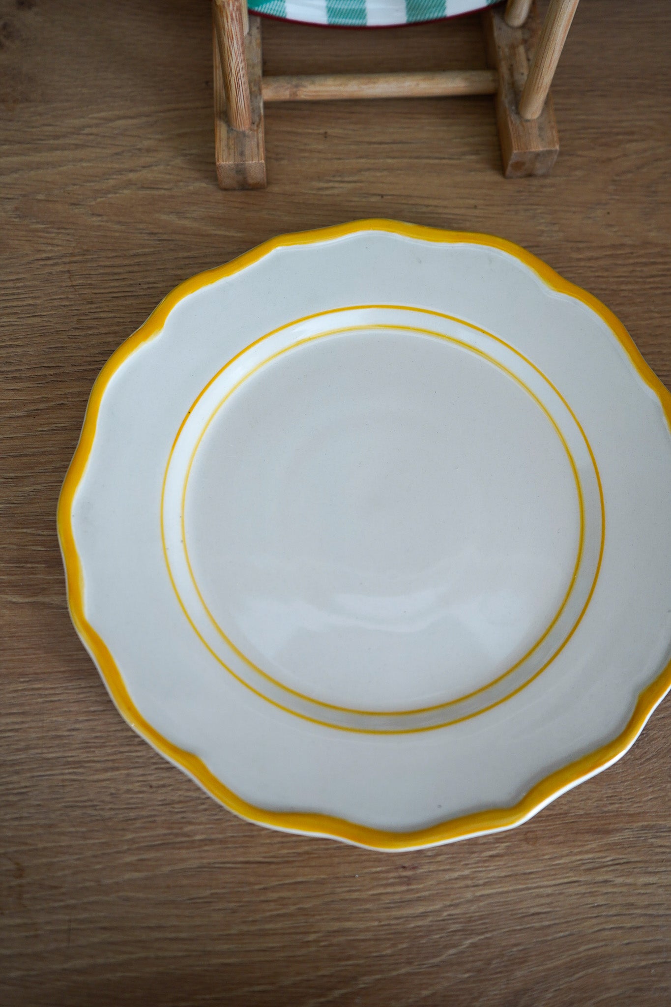 Plato ondas amarillas 22cm