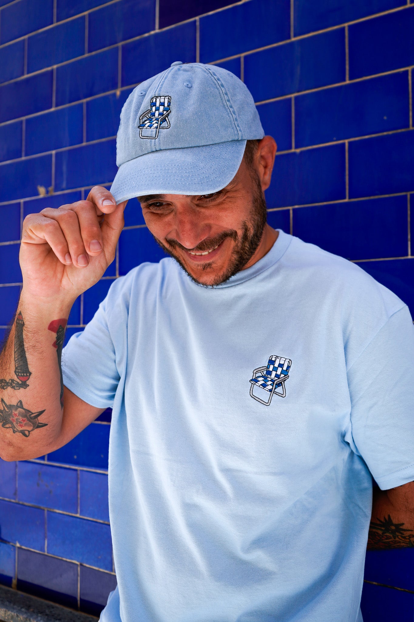 Camiseta bordada silla de playa