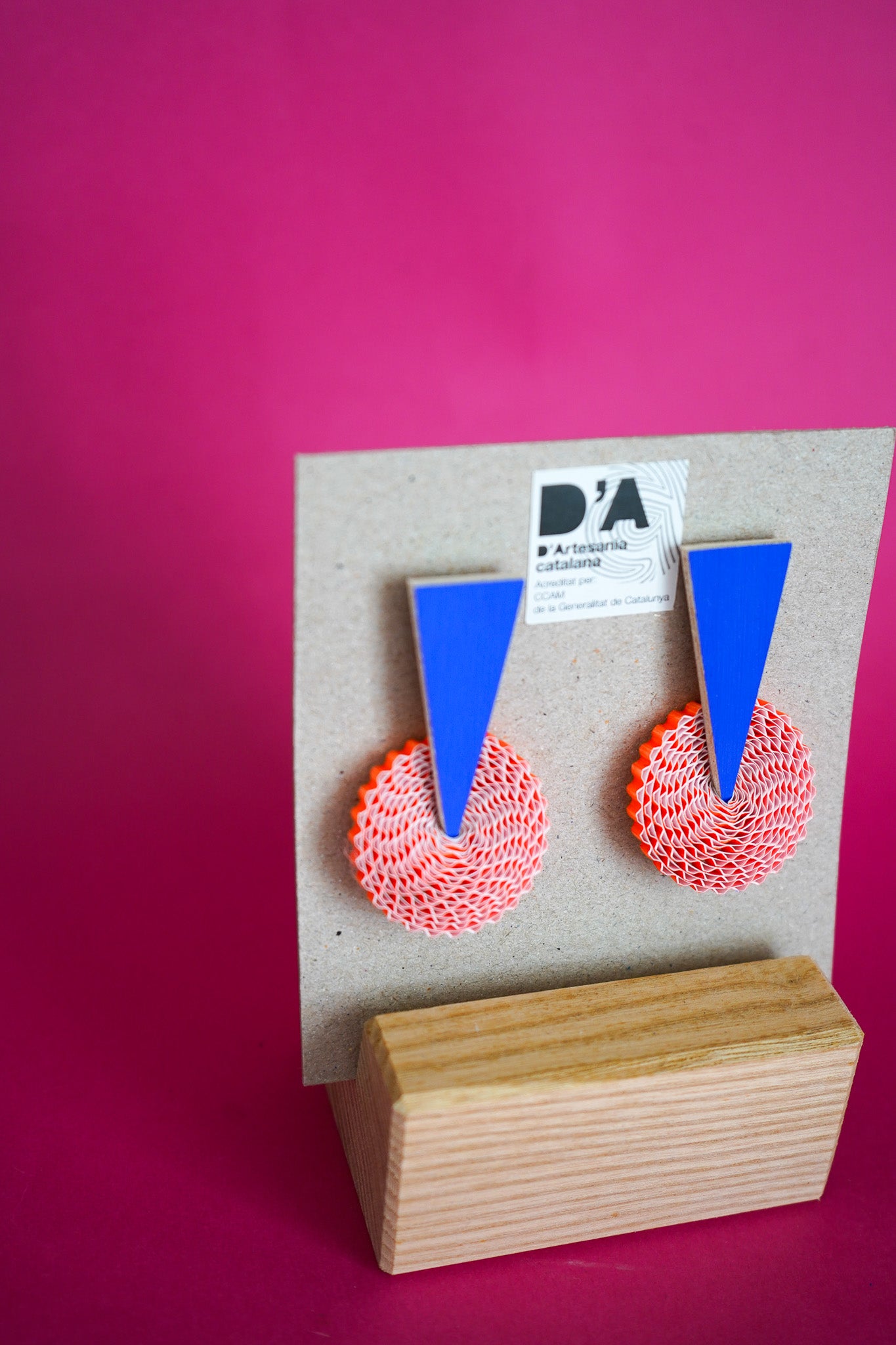 Pendientes de cartón círculo NARANJA, triángulo AZUL