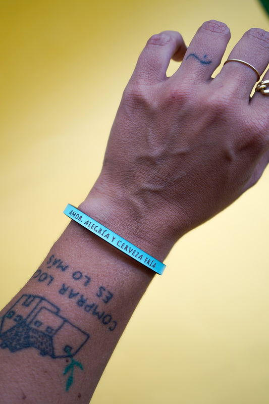 Pulsera Amor, alegría y cerveza fría turquesa