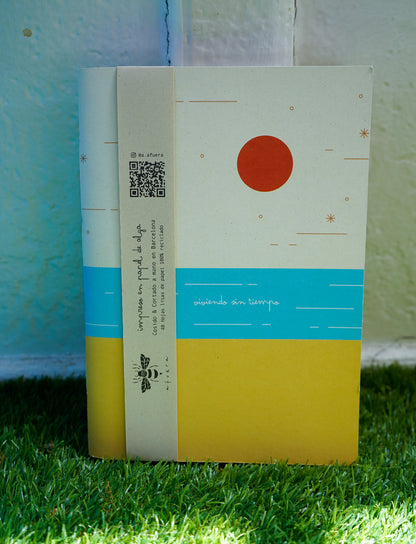 Libreta cosida a mano "viviendo sin tiempo"