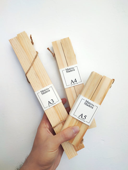 Marco A3 imantado de madera y cuerda