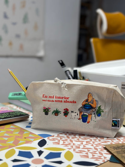 Grandma Large Toiletry Bag - Inside me I was born as a grandmother