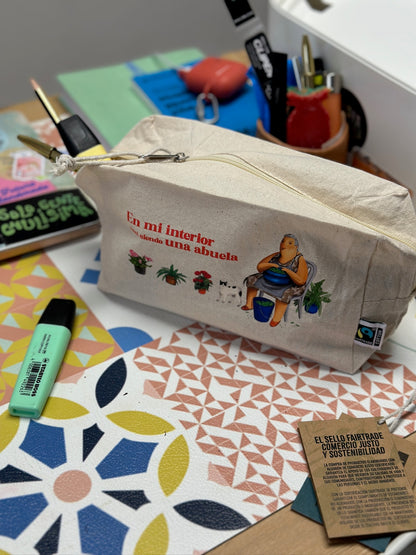 Grandma Large Toiletry Bag - Inside me I was born as a grandmother