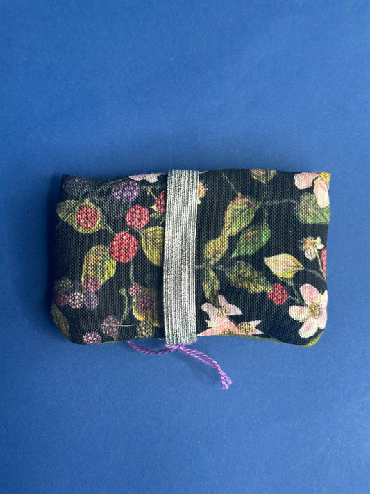 Wallet purse with elastic - Black Flowers and raspberries