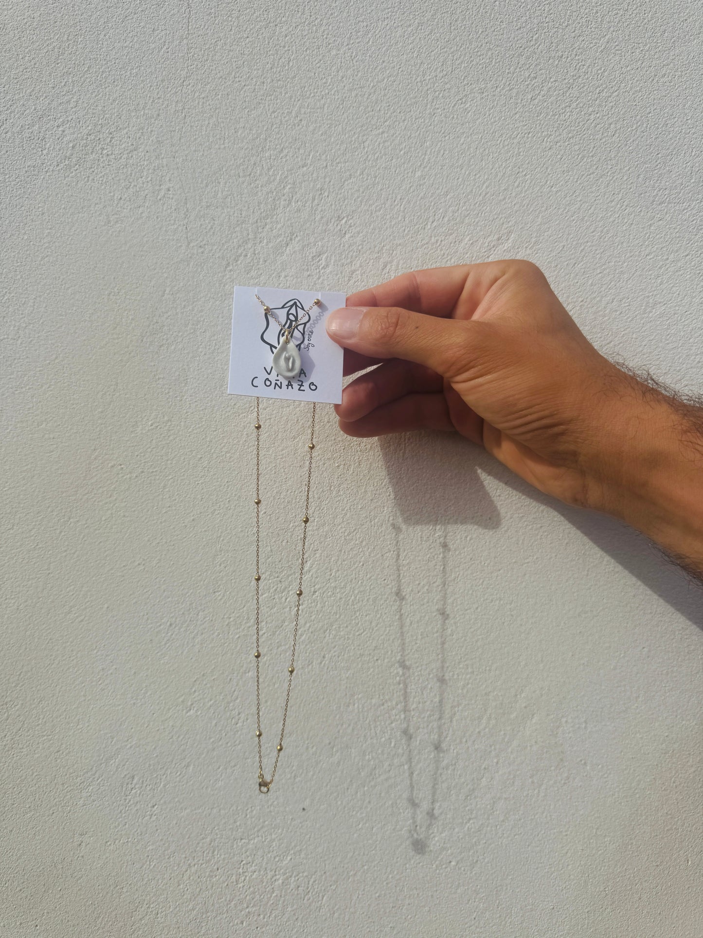 Collar coño cerámica y cadena dorada