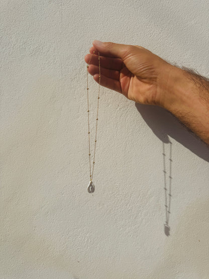 Collar coño cerámica y cadena dorada