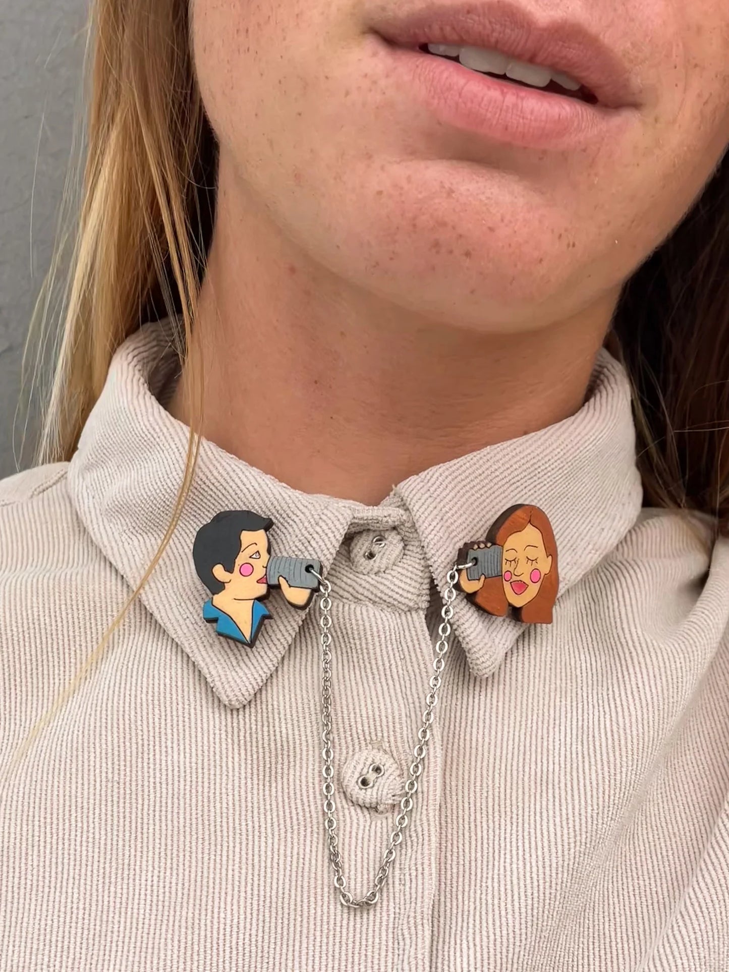 Broche colgante: Teléfono de cuerda