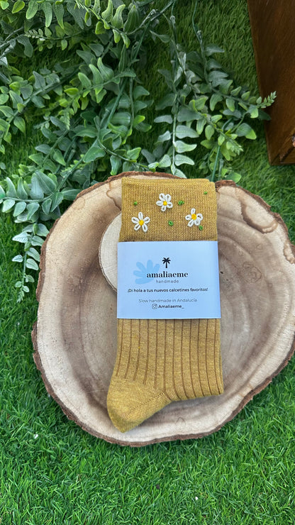 Calcetines bordados margaritas