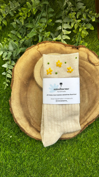 Calcetines bordados margaritas