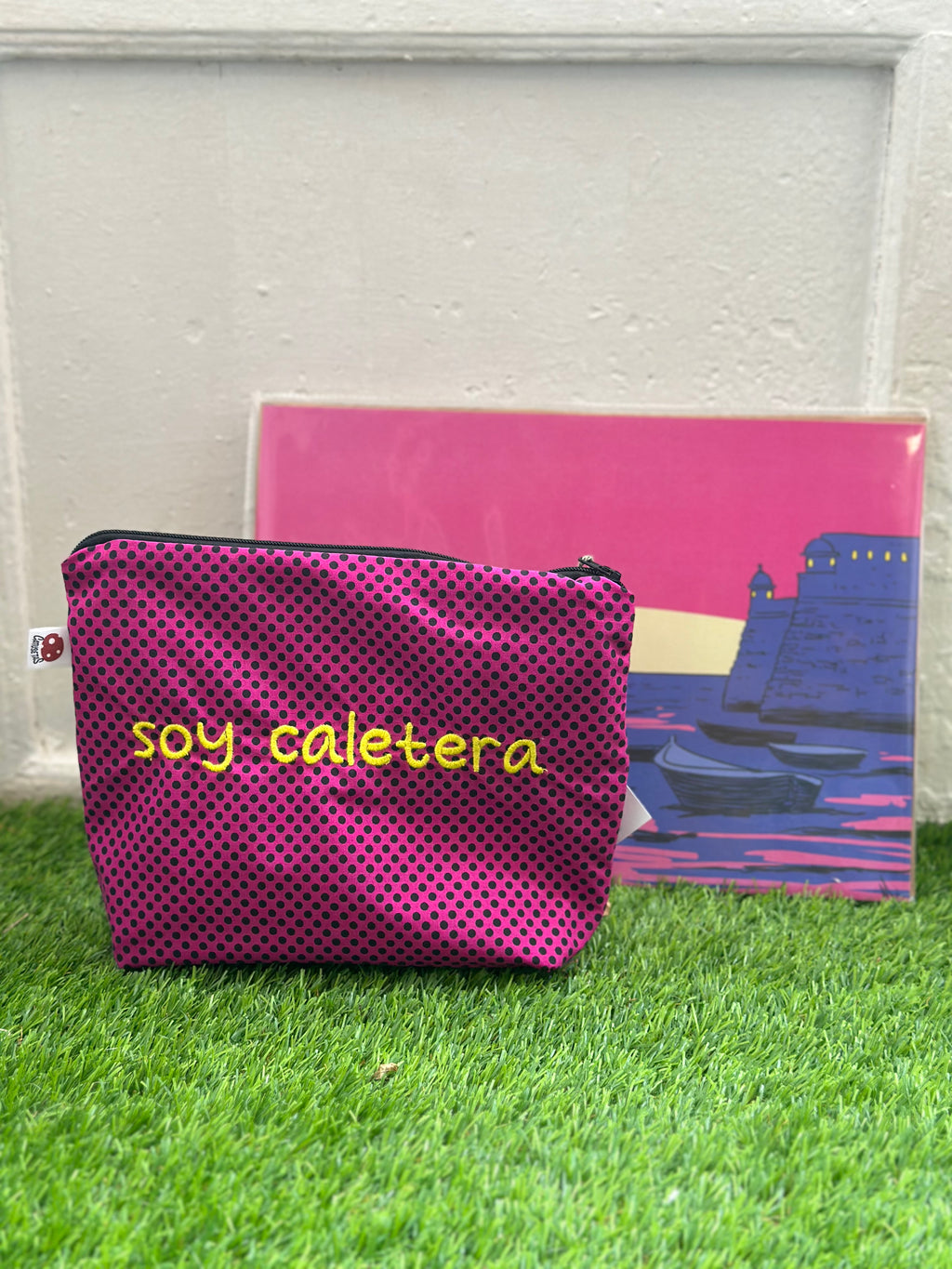 Morado lunares letra amarilla - Soy Caletera - Neceser