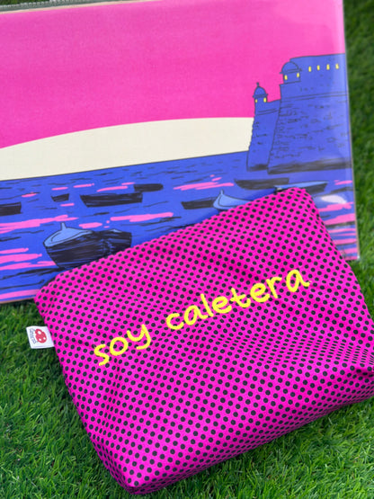 Morado lunares letra amarilla - Soy Caletera - Neceser