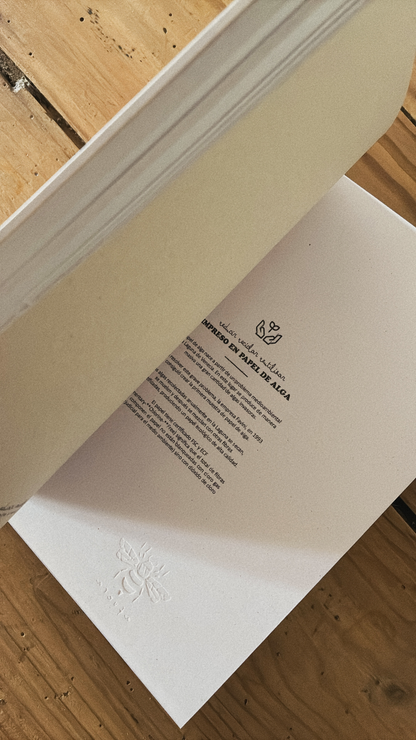 Libreta cosida a mano "viviendo sin tiempo"