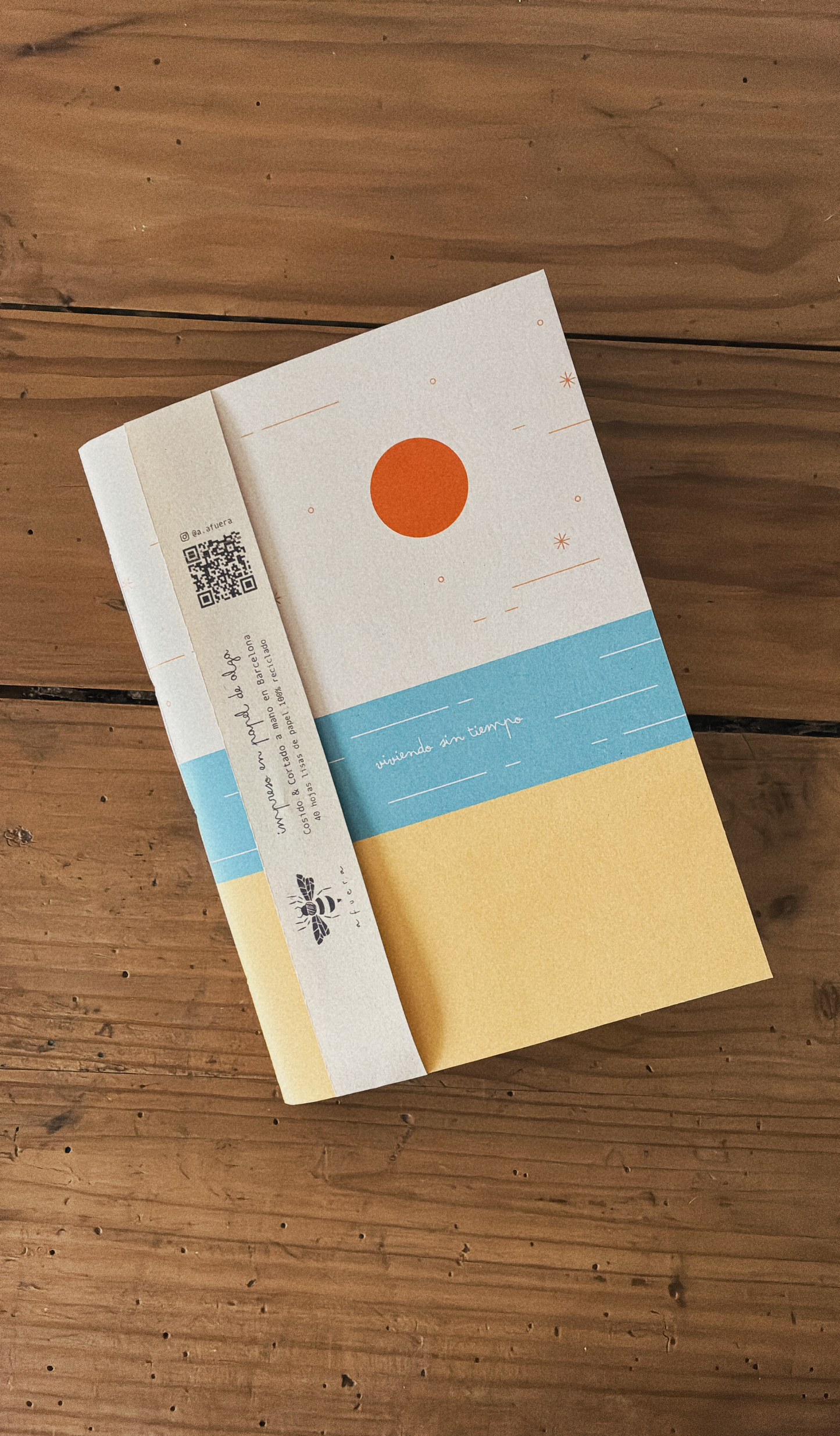 Libreta cosida a mano "viviendo sin tiempo"