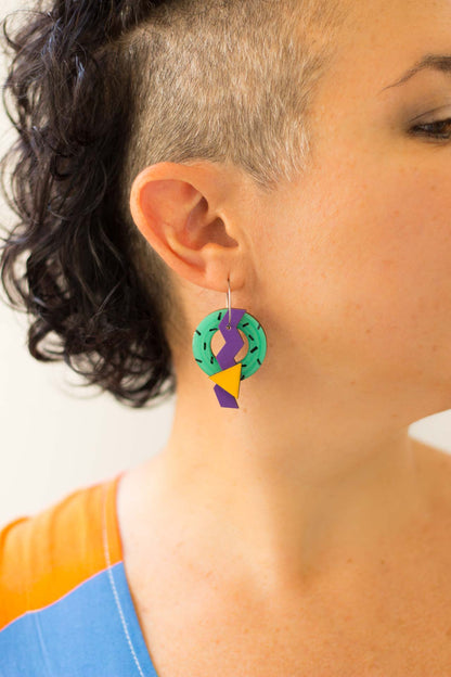 Pendientes aros turquesa y triángulo amarillo