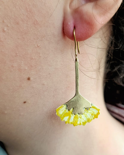 Pendientes clavel de latón