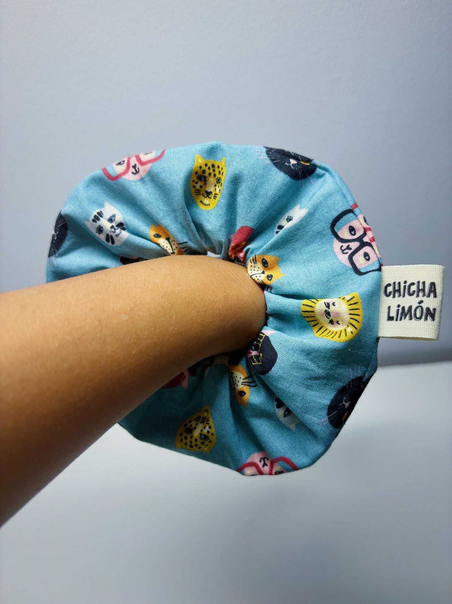 Coletero azulito de gatos