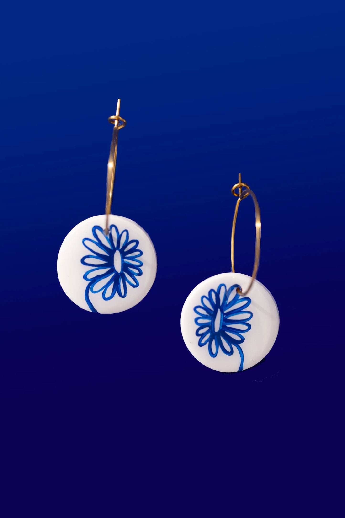 Pendientes margarita pintado a mano