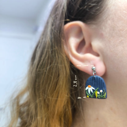 Pendientes flores blancas azul oscuro