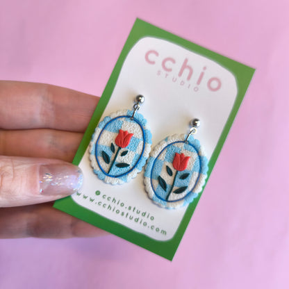 Pendientes Rosa roja vichy azul blanco