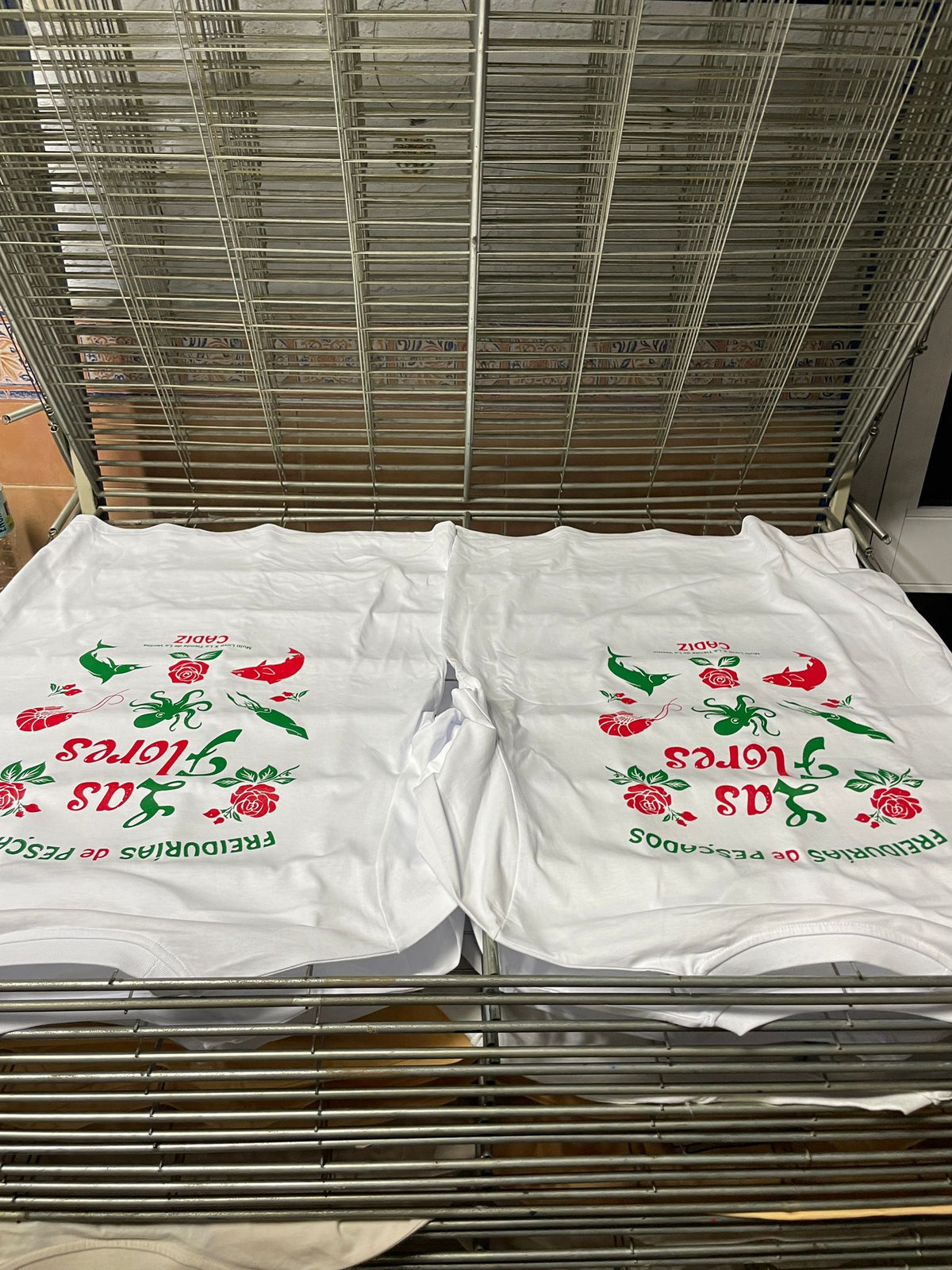 Camiseta Freiduría Las Flores Cádiz - Negra