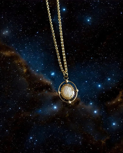 Collar Venus de Orquídea Blanca