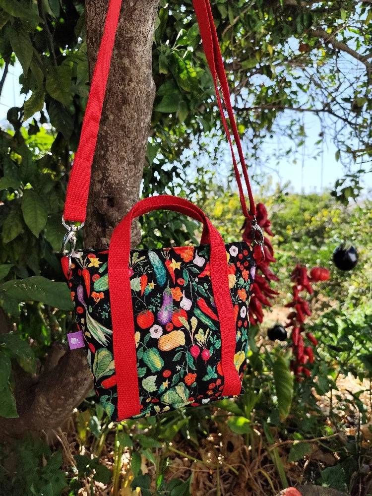 Bolso negro huerta frutas y verduras