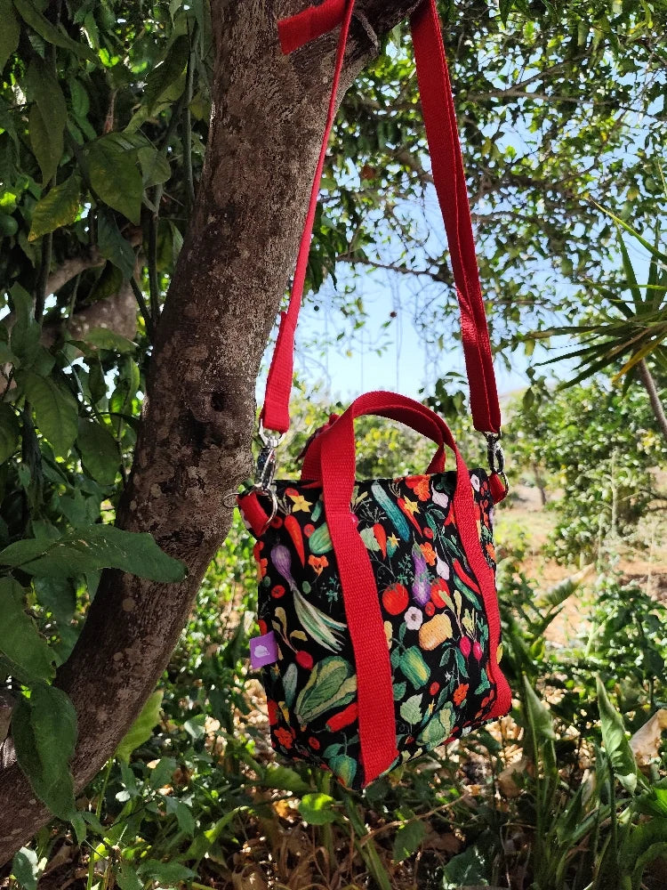 Bolso negro huerta frutas y verduras