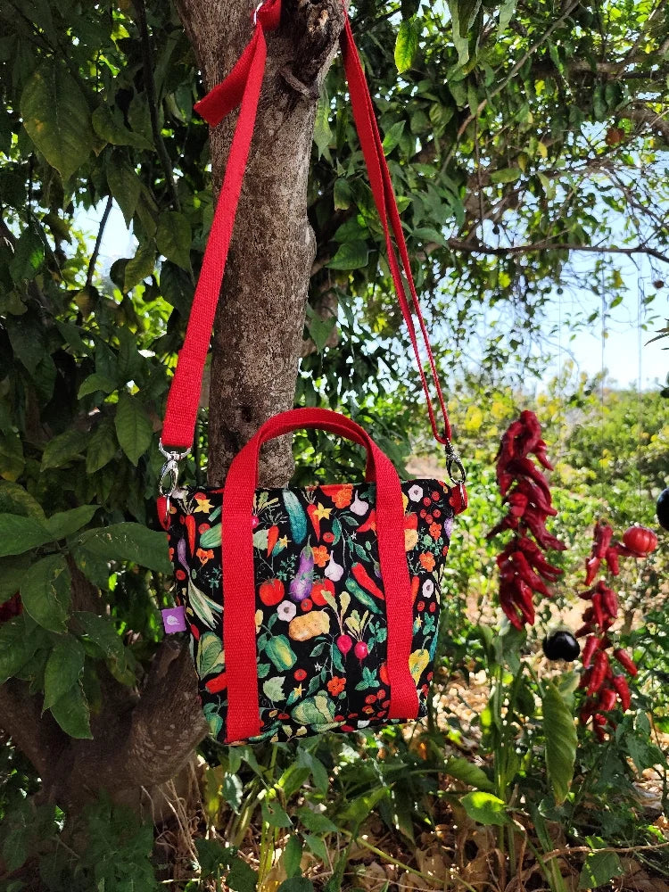 Bolso negro huerta frutas y verduras
