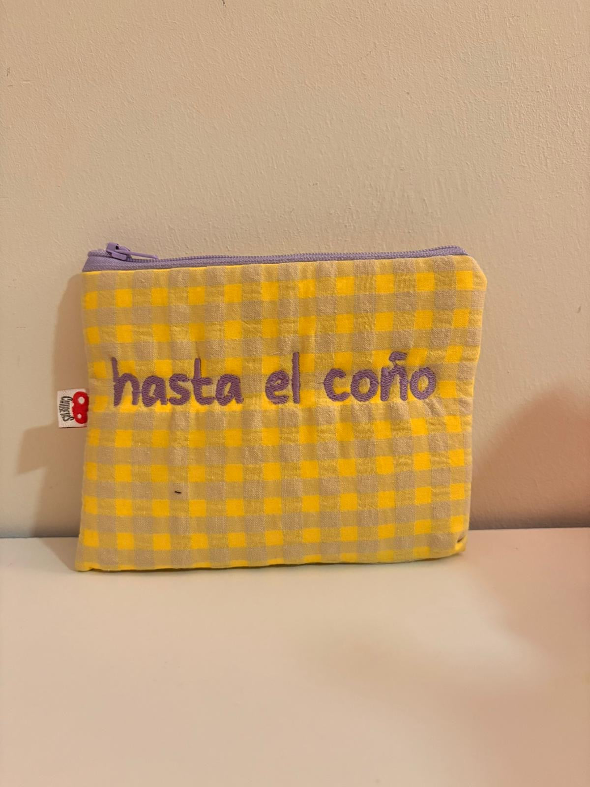 Vichy amarillo letra malva - Monedero - Hasta el coño