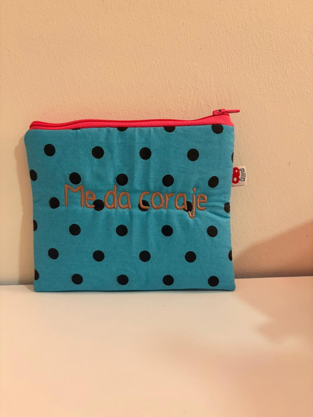 Turquesa lunares letra gris - Monedero - Me da coraje
