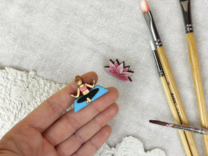 Broche Chica yoga + flor de loto breath